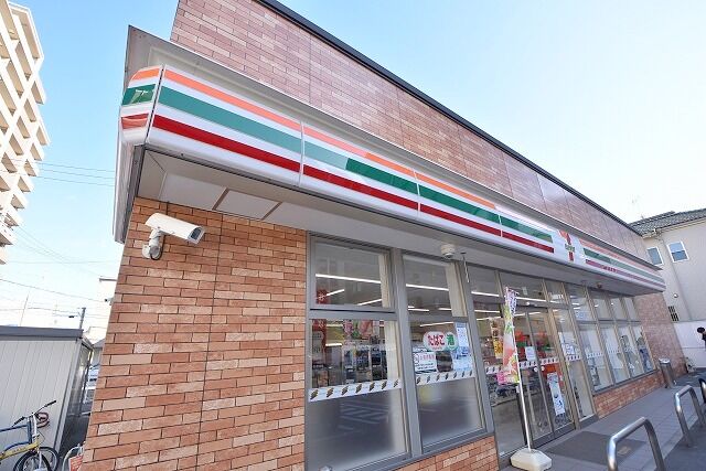 コンビニ　セブンイレブン広島祇園1丁目店（コンビニ）まで353m