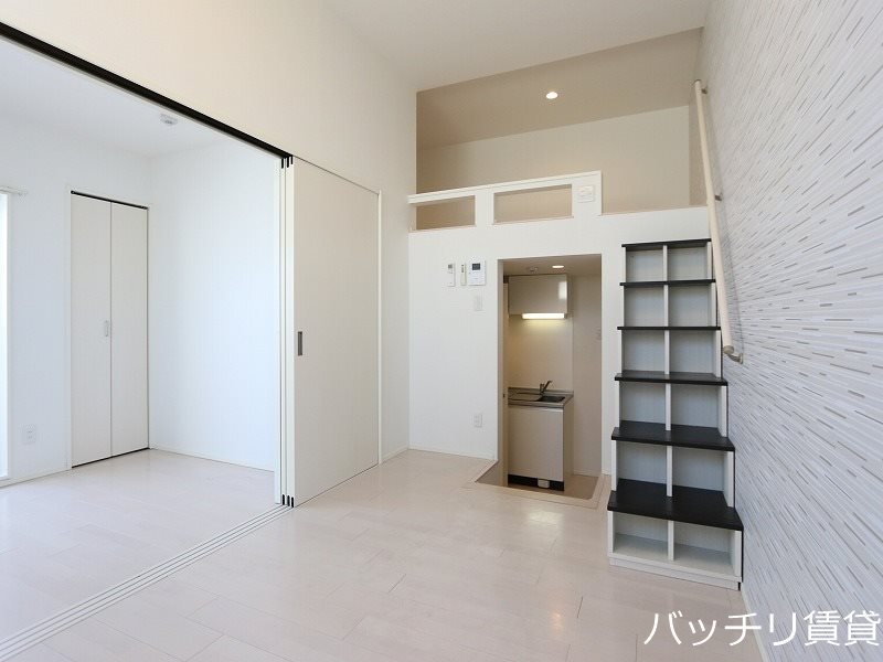 居室・リビング　画像は同型タイプの為、現状を優先致します。