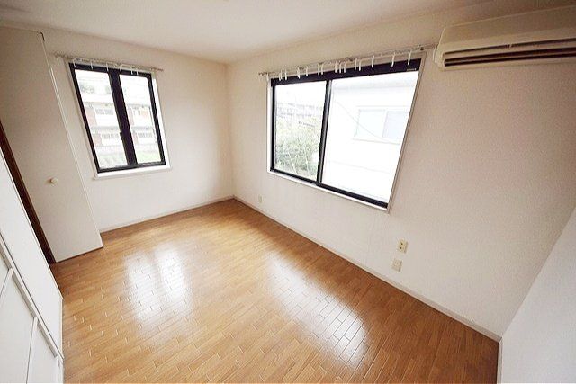居室・リビング　★角部屋なので２面採光なんです★