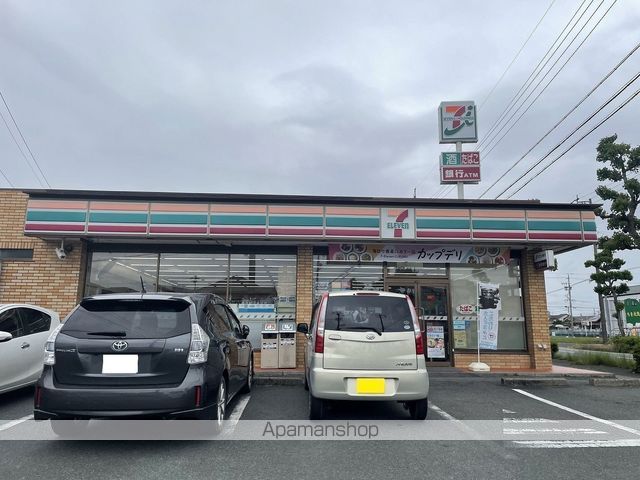 コンビニ　セブン－イレブン浜北小松店（コンビニ）まで973m