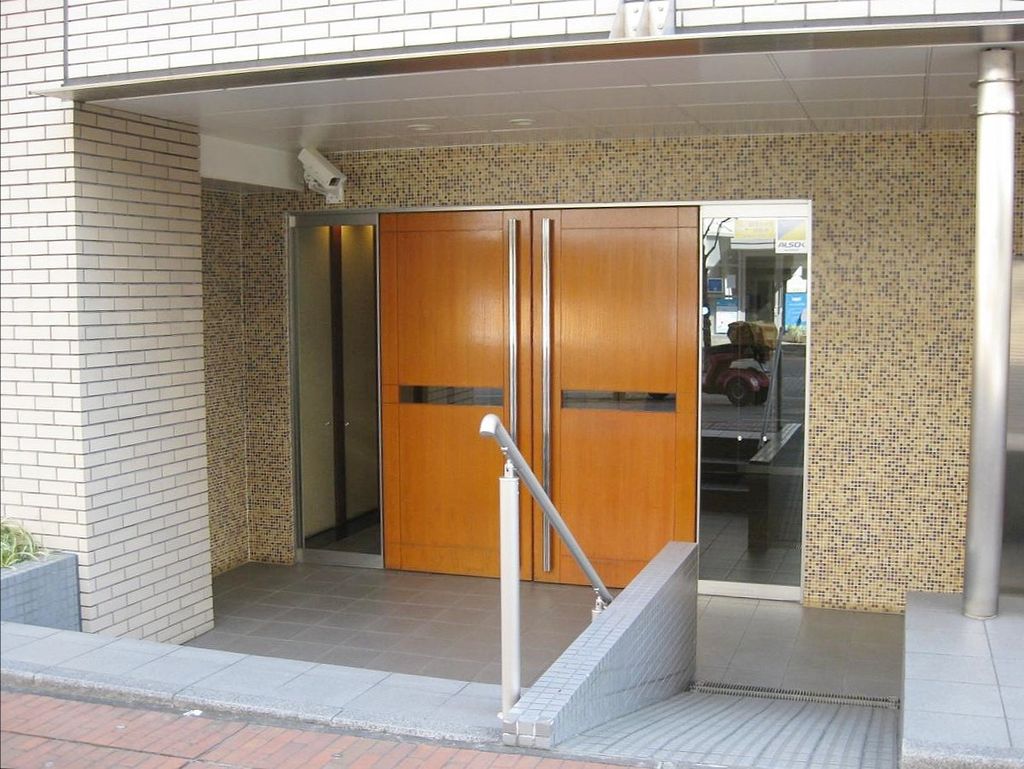 エントランス　※過去募集時撮影写真