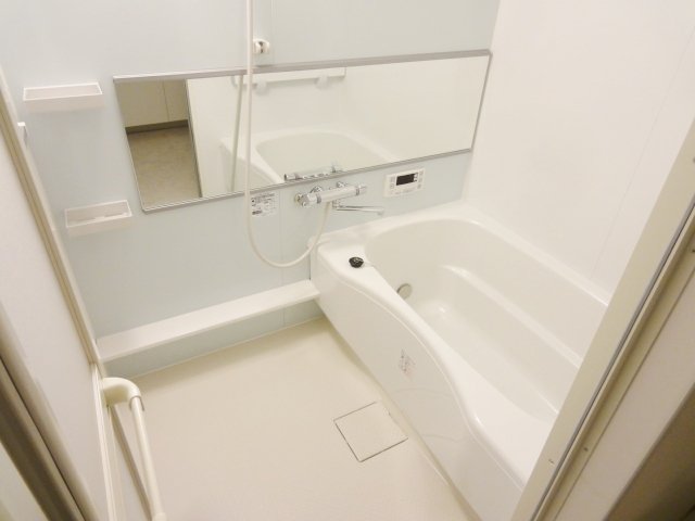 バス・シャワールーム　同物件別号室です。