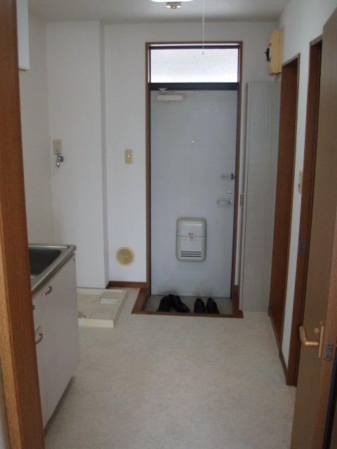 玄関　室内洗濯機置場・靴入れ付
