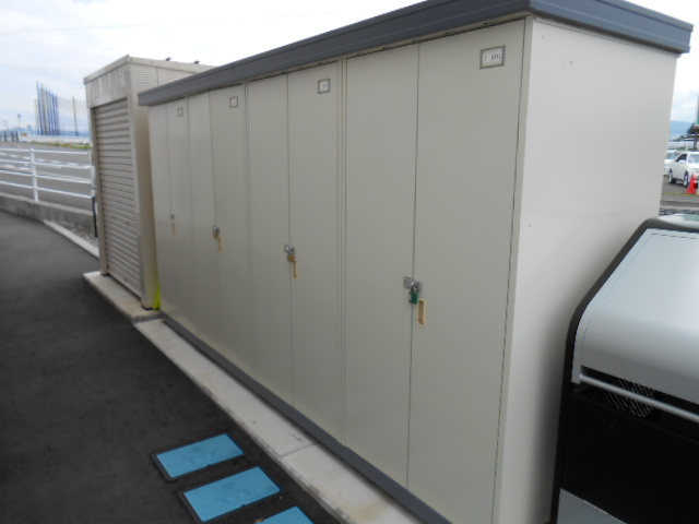 その他設備　各戸個別の屋外物置完備（冬用タイヤ等収納可能）