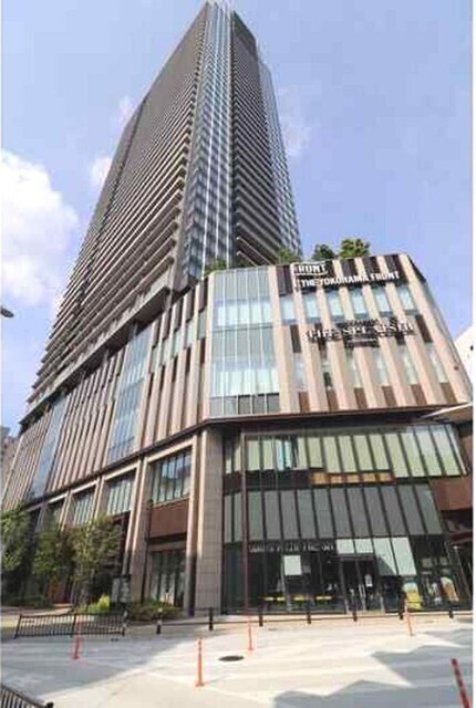 建物外観　オートロック完備