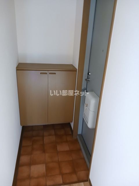 ブルースカイ山本IIIの玄関写真