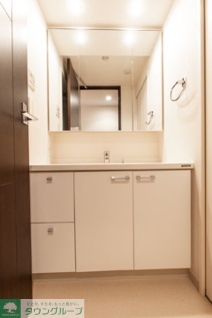 洗面設備　※写真は同タイプ住戸です。