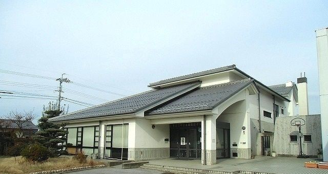 図書館　東近江市立五個荘図書館様（図書館）まで1000m