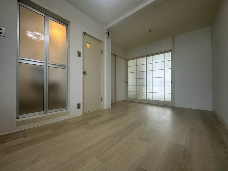西芦屋ローズプラザの居間写真