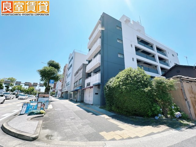 パークサイドアパートメンツ・パーソンズの外観写真