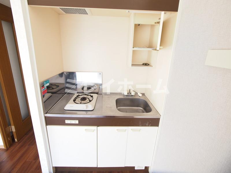 キッチン　同建物内、別のお部屋の参考写真になります。