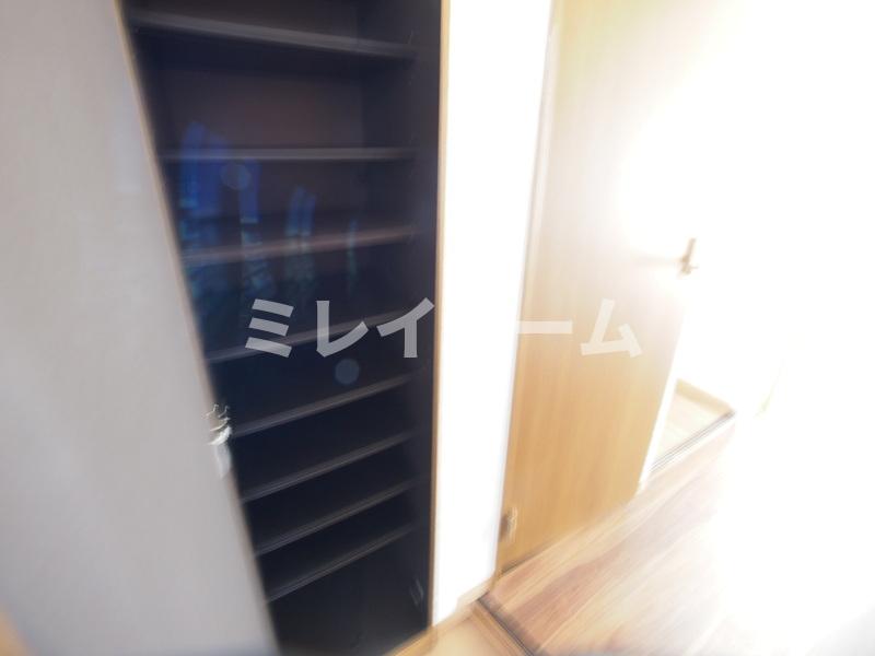 収納　同建物内、別のお部屋の参考写真になります。
