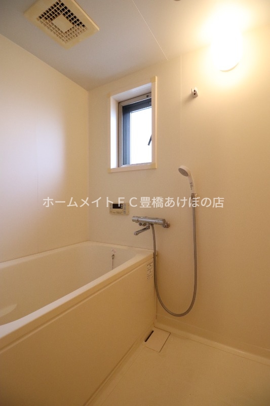 バス・シャワールーム　同型別部屋写真