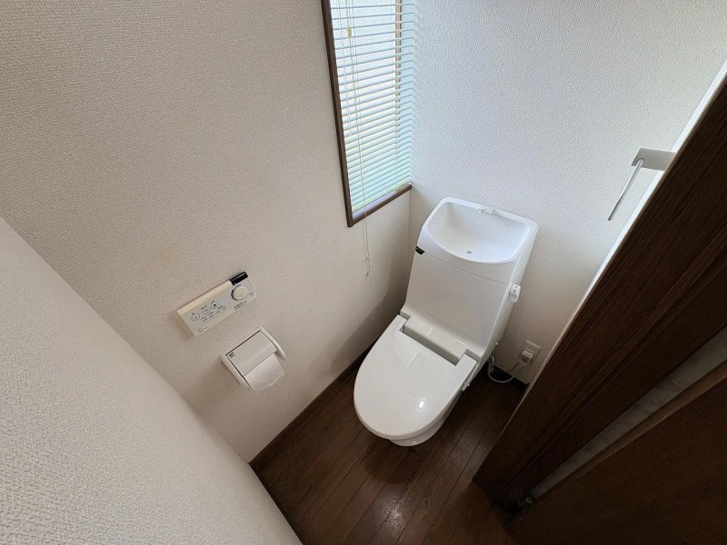 西萱場貸家のトイレ写真
