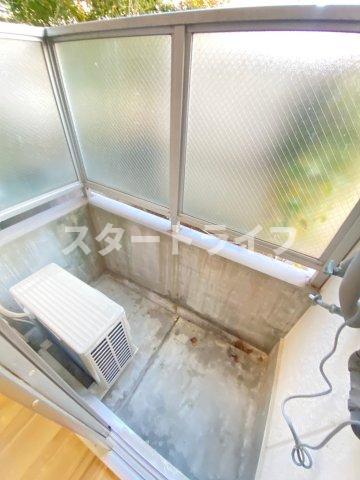 地下鉄御堂筋線 西中島南方駅 徒歩8分 4階建 築40年の内装写真