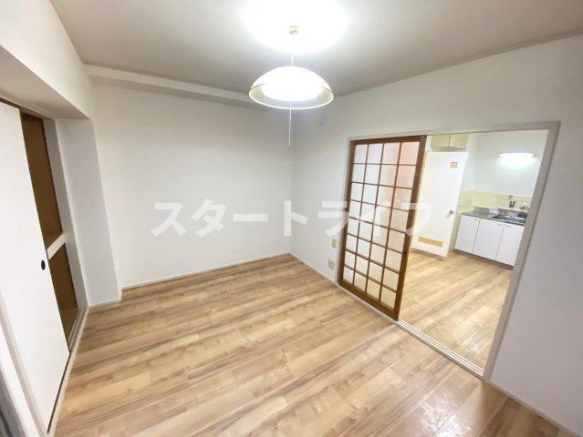 地下鉄御堂筋線 西中島南方駅 徒歩8分 4階建 築40年のその他写真