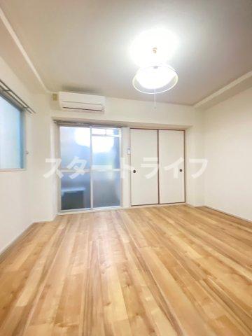 地下鉄御堂筋線 西中島南方駅 徒歩8分 4階建 築40年の内装写真