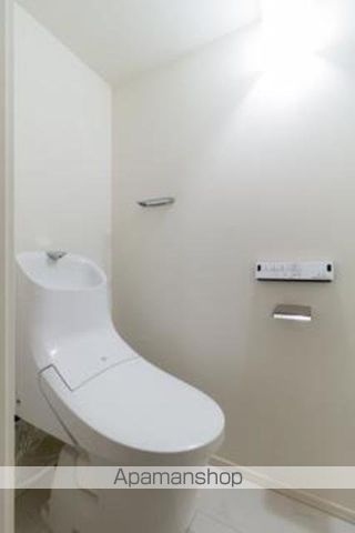 都営大江戸線 落合南長崎駅 徒歩8分 5階建 築10年のトイレ写真