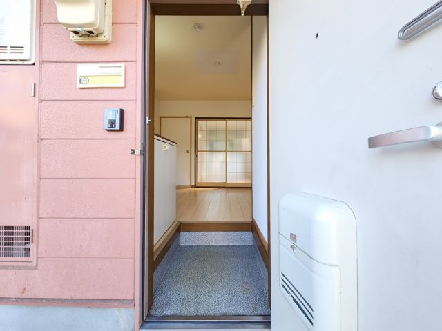 ＪＲ東北本線 船岡駅 徒歩18分 2階建 築33年の玄関写真