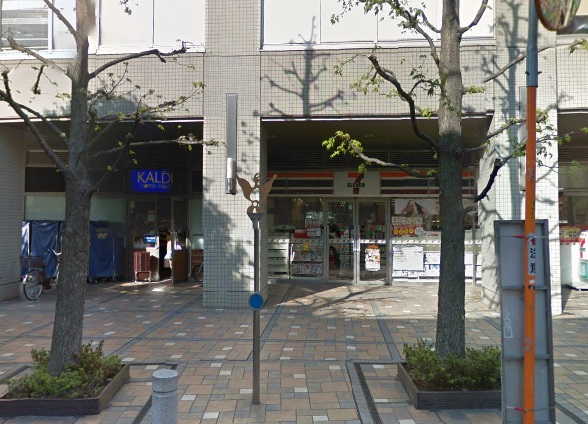 コンビニ　セブンイレブン中目黒駅前店（コンビニ）まで169m