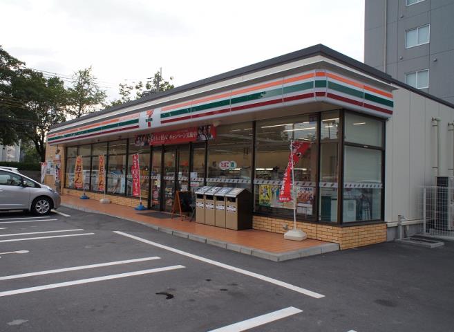 コンビニ　セブンイレブン鹿児島新屋敷町店（コンビニ）まで363m