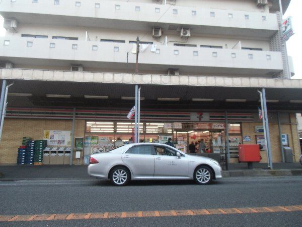 コンビニ　セブンイレブン 横須賀上町店（コンビニ）まで686m