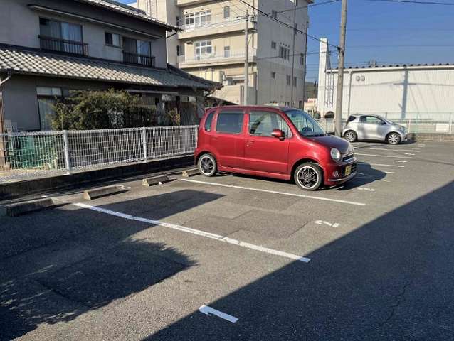 駐車場　駐車場