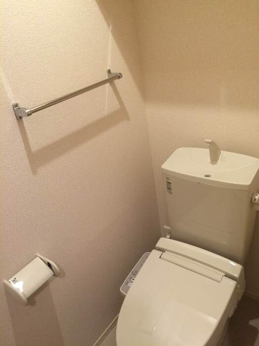 ＪＲ仙山線 山形駅 徒歩50分 2階建 築12年のトイレ写真
