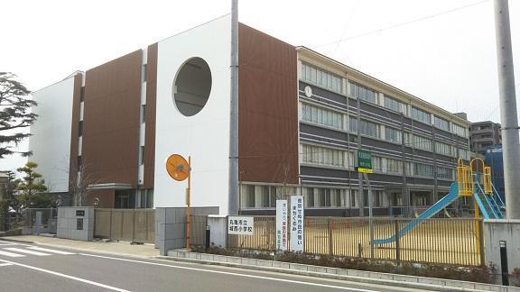 小学校　城西小学校（小学校）まで1070m