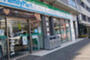 コンビニ　ファミリーマート サンズ市谷柳町店（コンビニ）まで122m
