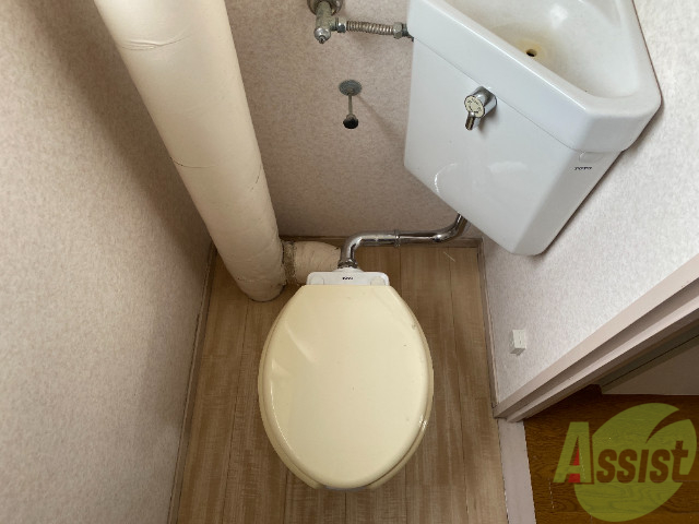 トイレ　こちらはトイレです。清潔感があり、安心して使用できます。