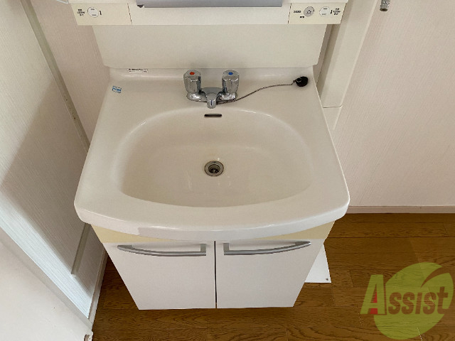 洗面設備　洗面台は独立していて、使いやすそうです。