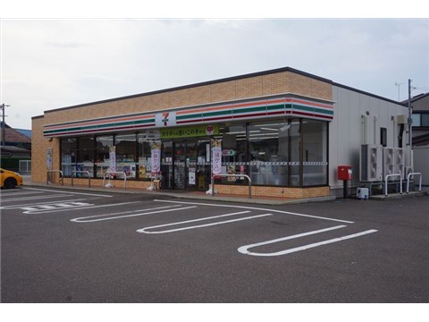 コンビニ　セブンイレブン（コンビニ）まで1100m
