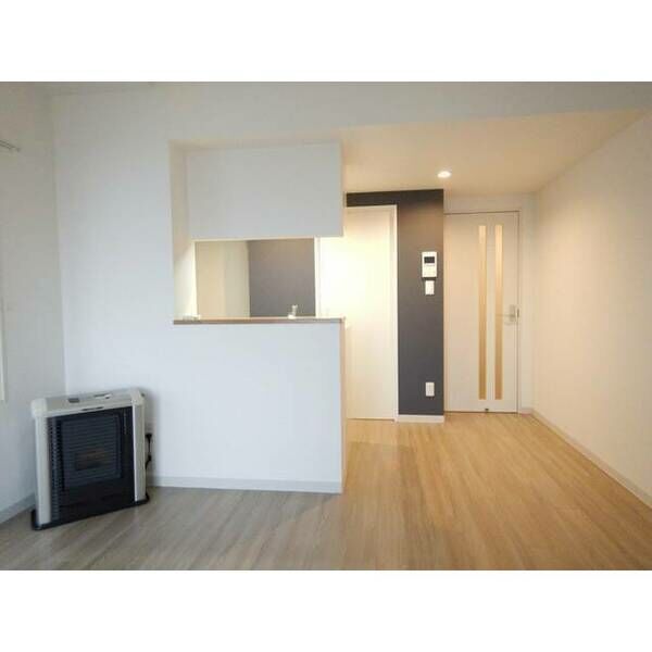 居室・リビング　アクセントクロスがおしゃれ♪