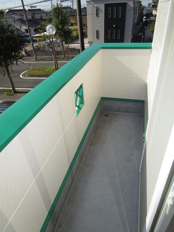 バルコニー　日当たり良好バルコニー