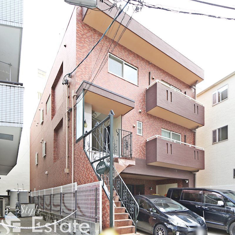 名古屋市名東区一社のマンションの建物外観