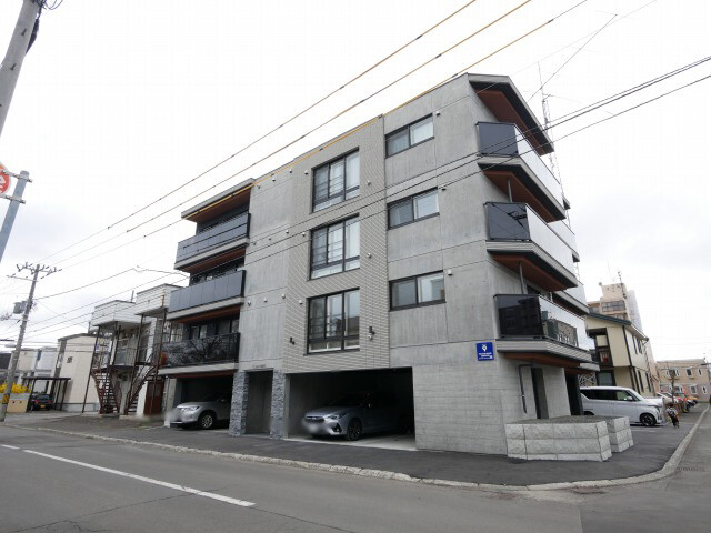 Ｉ　Ｃｕｂｅ　札幌ＩＩＩの建物外観
