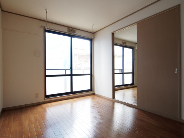 バルコニー　※同物件別号室写真となります。