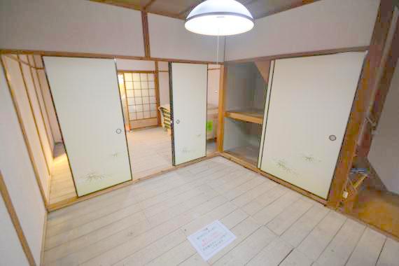 居室・リビング　明るく広々としたリビングです。