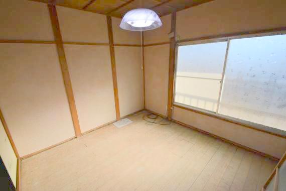 その他部屋・スペース　ゆとりのあるベッドルームで快適な睡眠をとってくださいね。