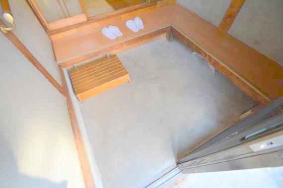 玄関　玄関が大きいと、とても解放感があります。