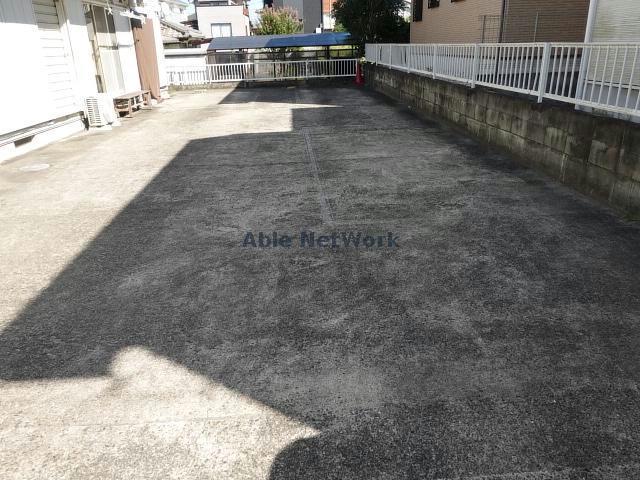 駐車場　駐車場