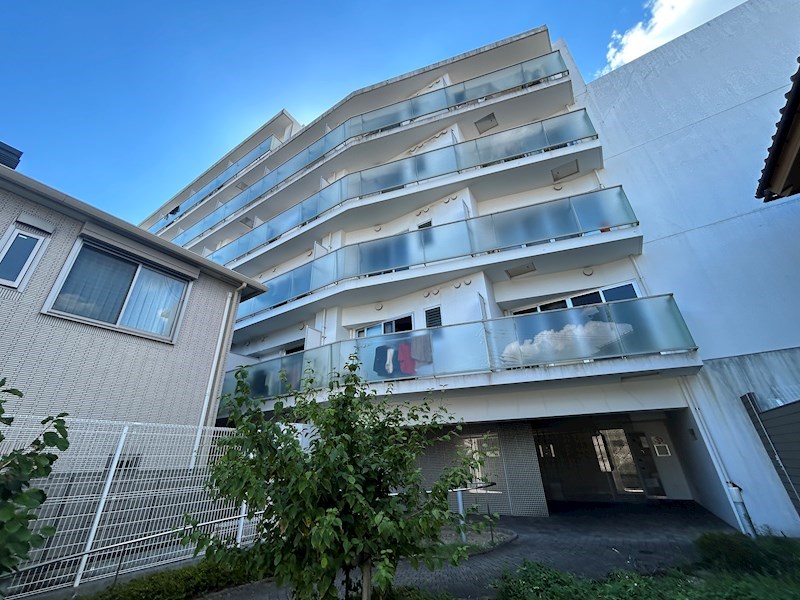 ロイスグラン神戸湊川公園の建物外観