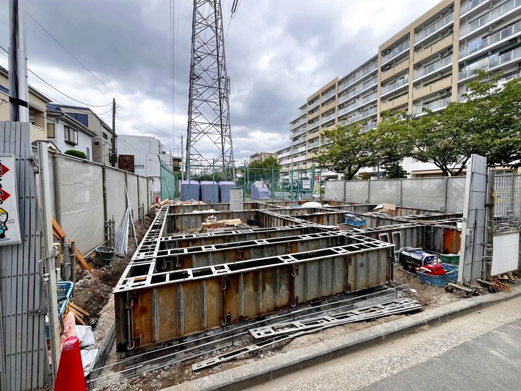 【横浜市港北区綱島西のアパートの建物外観】