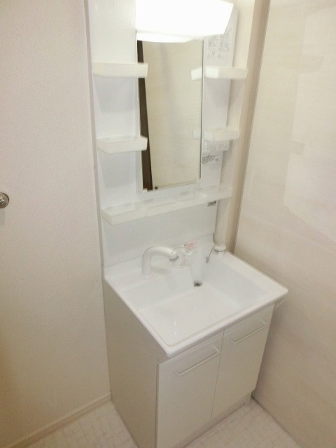 洗面設備　忙しい朝に嬉しいシャンプードレッサー完備♪