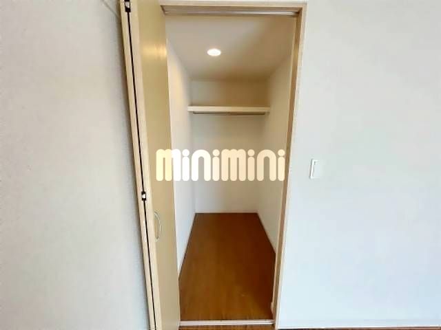 収納　ウォークインクローゼット。