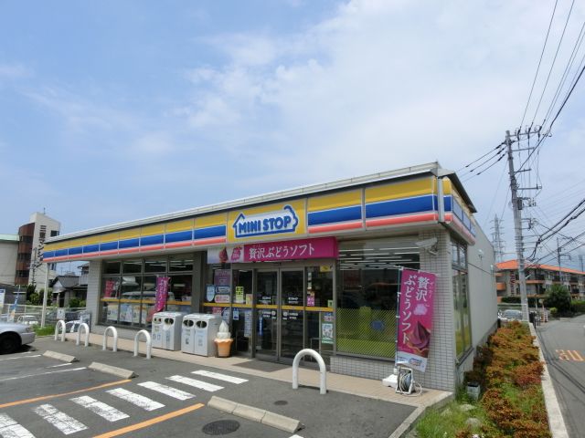 コンビニ　ミニストップ（コンビニ）まで210m
