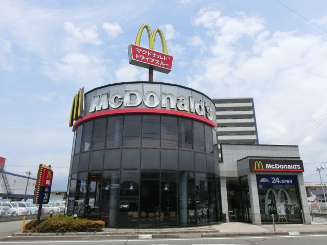 飲食店　マクドナルド（飲食店）まで490m