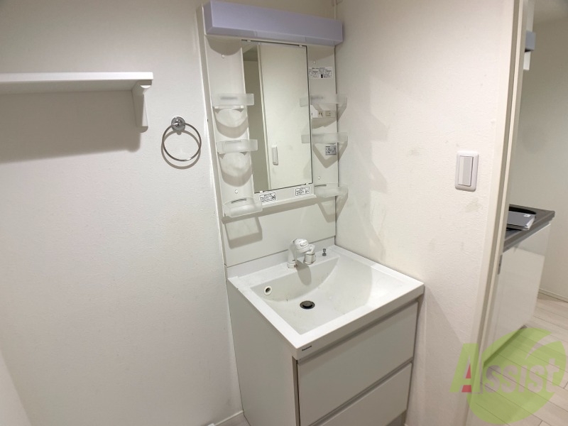 洗面設備　洗面台は独立しています。朝の身支度はこちらでどうぞ～