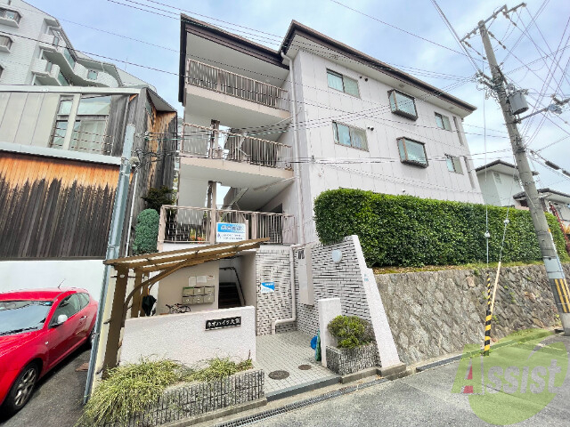 【吹田市山手町のマンションの建物外観】